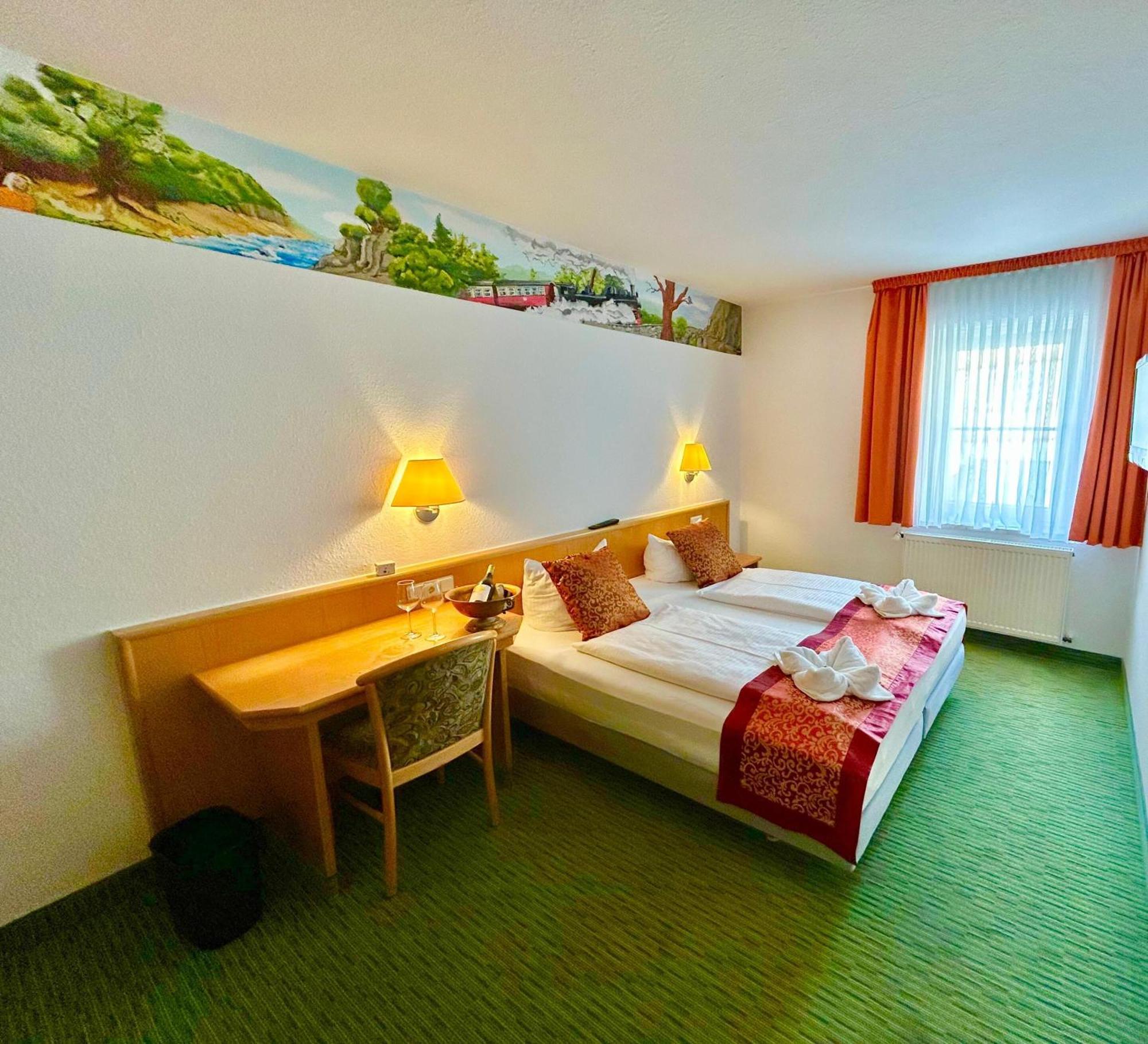 Hotel Domschatz เควดลินบวร์ก ภายนอก รูปภาพ