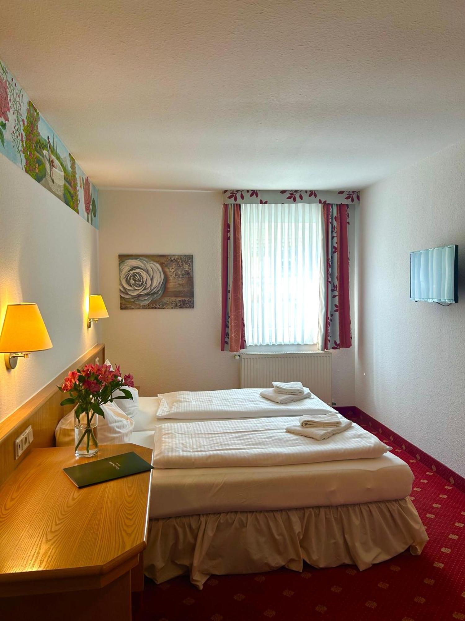 Hotel Domschatz เควดลินบวร์ก ภายนอก รูปภาพ