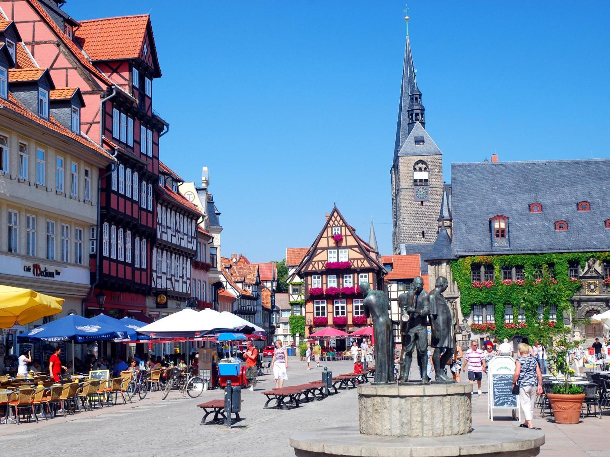 Hotel Domschatz เควดลินบวร์ก ภายนอก รูปภาพ