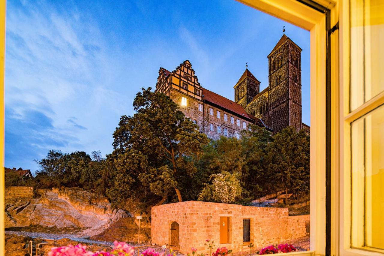 Hotel Domschatz เควดลินบวร์ก ภายนอก รูปภาพ